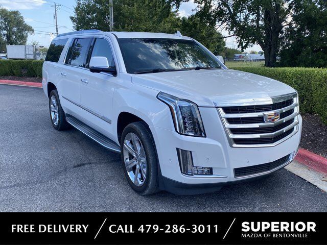 2017 CADILLAC Escalade ESV