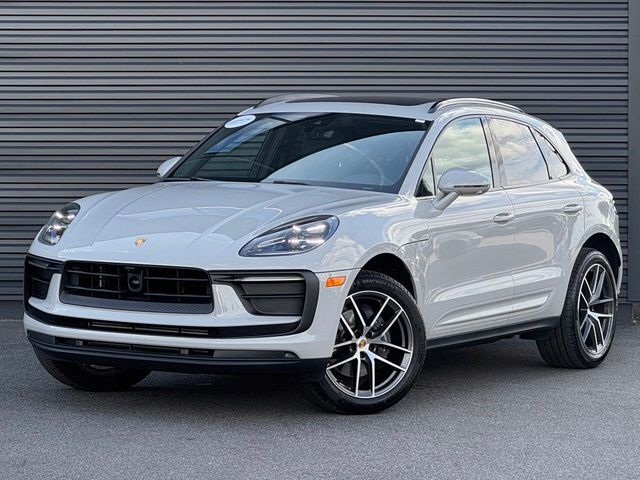 2026 PORSCHE Macan