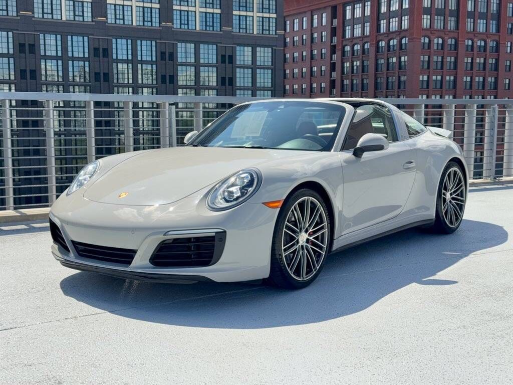 2018 PORSCHE 911