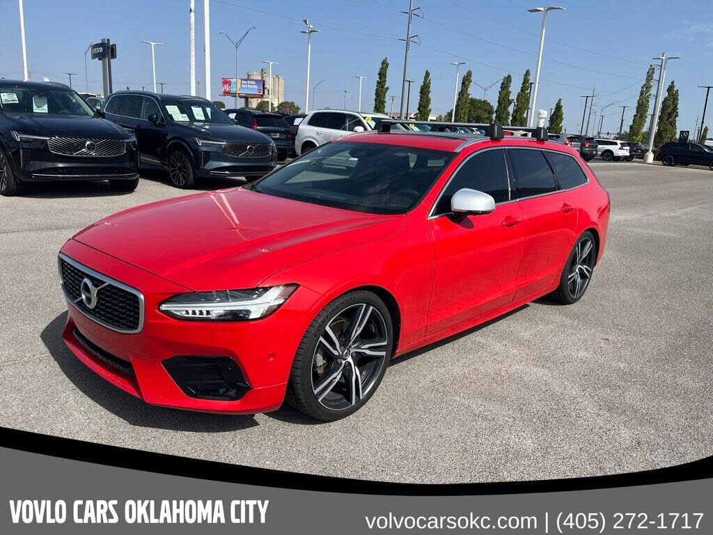 2019 VOLVO V90