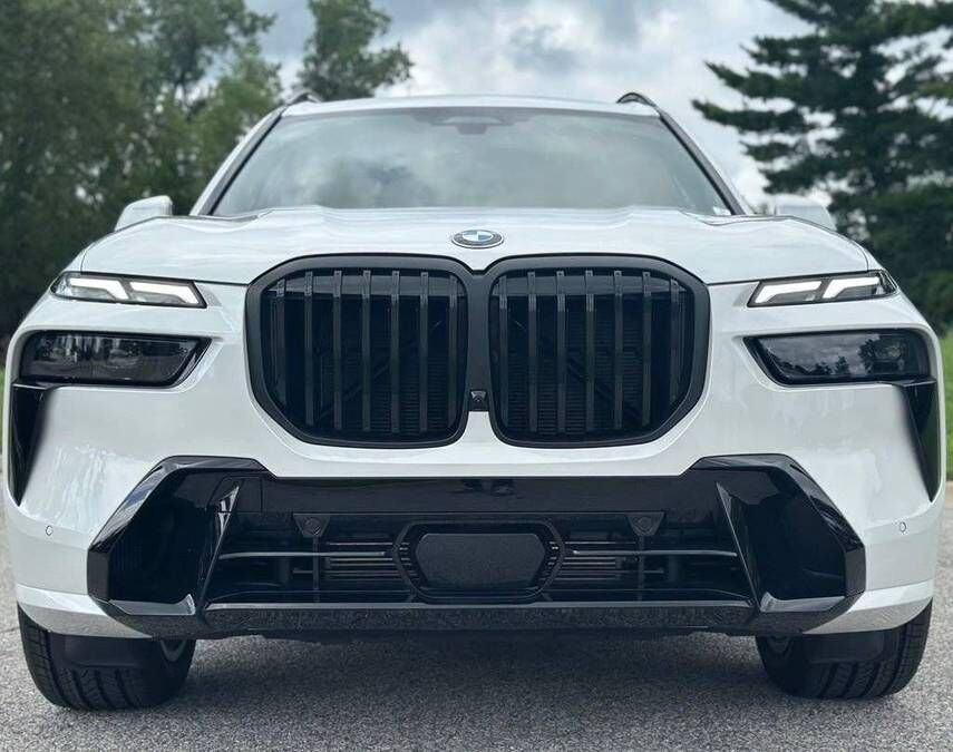 2027 BMW X7