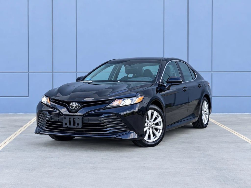 2019 TOYOTA Camry