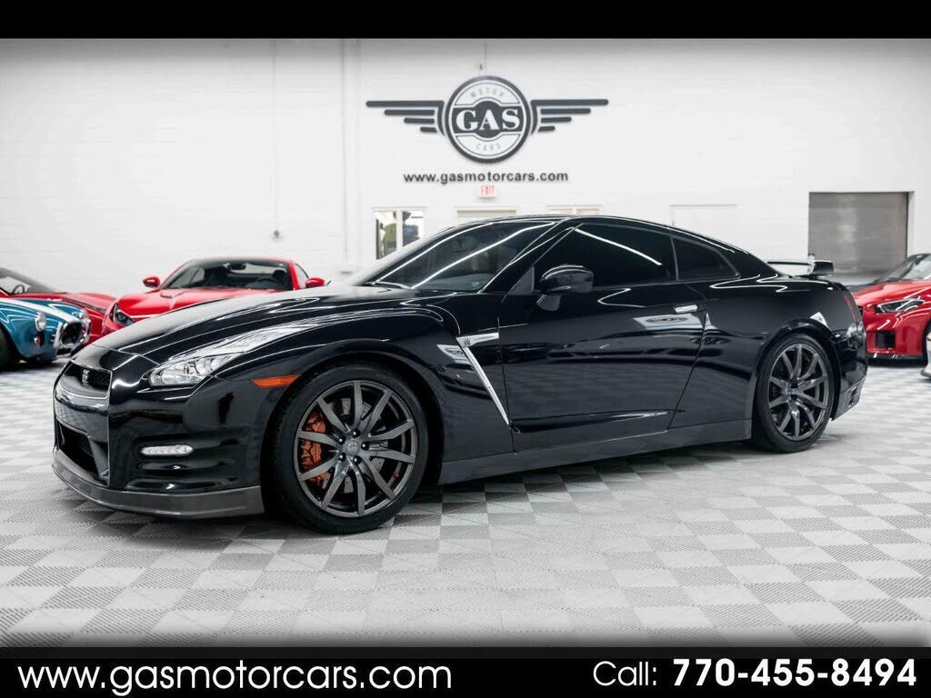2015 NISSAN GT-R