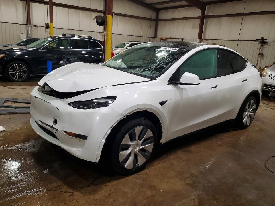 2024 TESLA Model Y