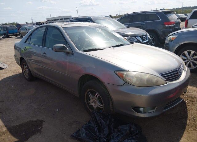 2005 TOYOTA Camry
