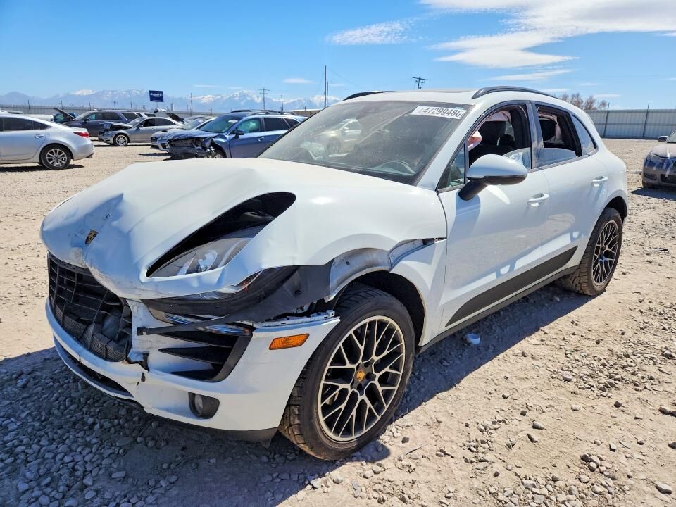 2017 PORSCHE Macan