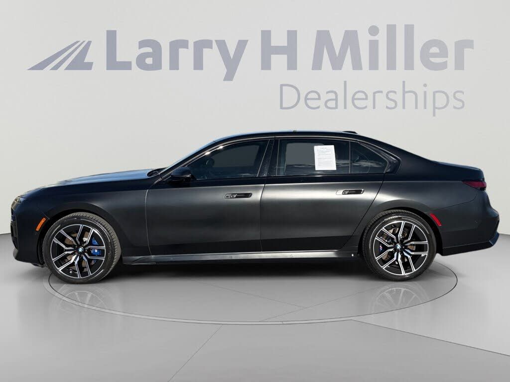 2023 BMW 760i