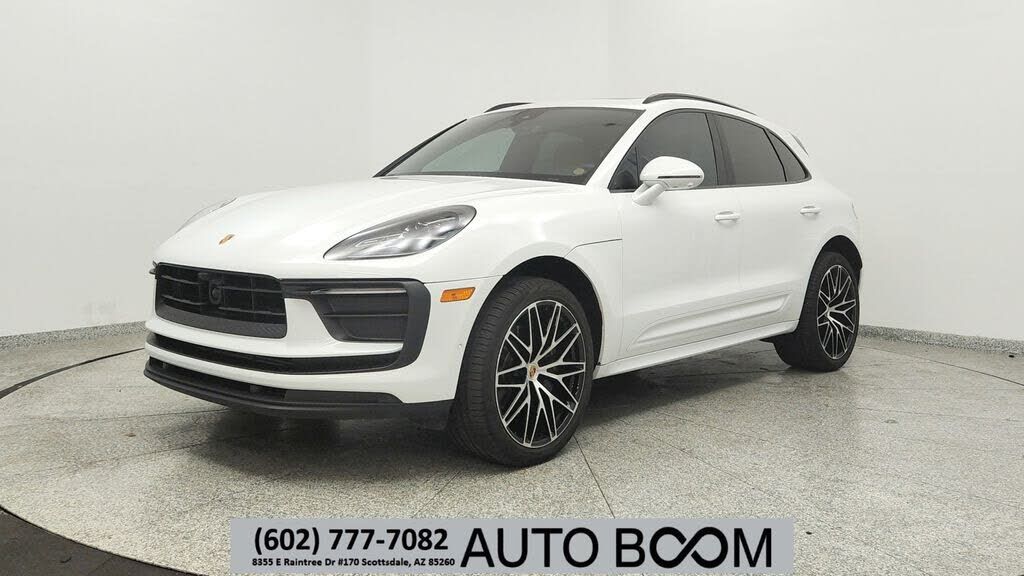 2022 PORSCHE Macan