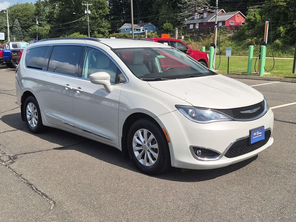 2017 CHRYSLER Pacifica
