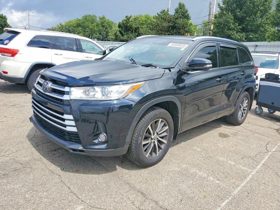 2017 TOYOTA Highlander