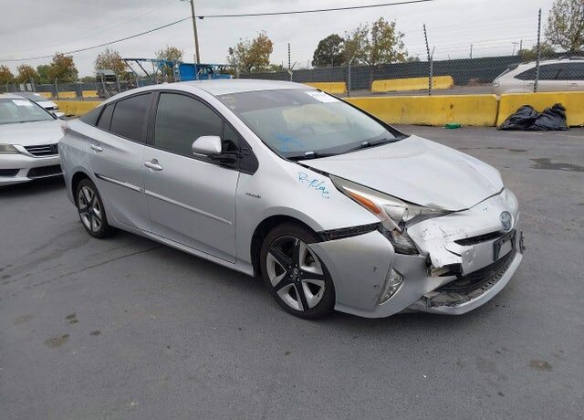 2016 TOYOTA PRIUS