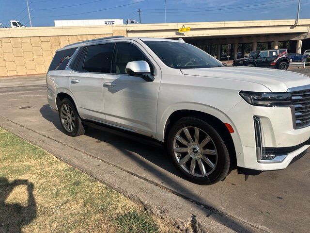 2021 CADILLAC Escalade