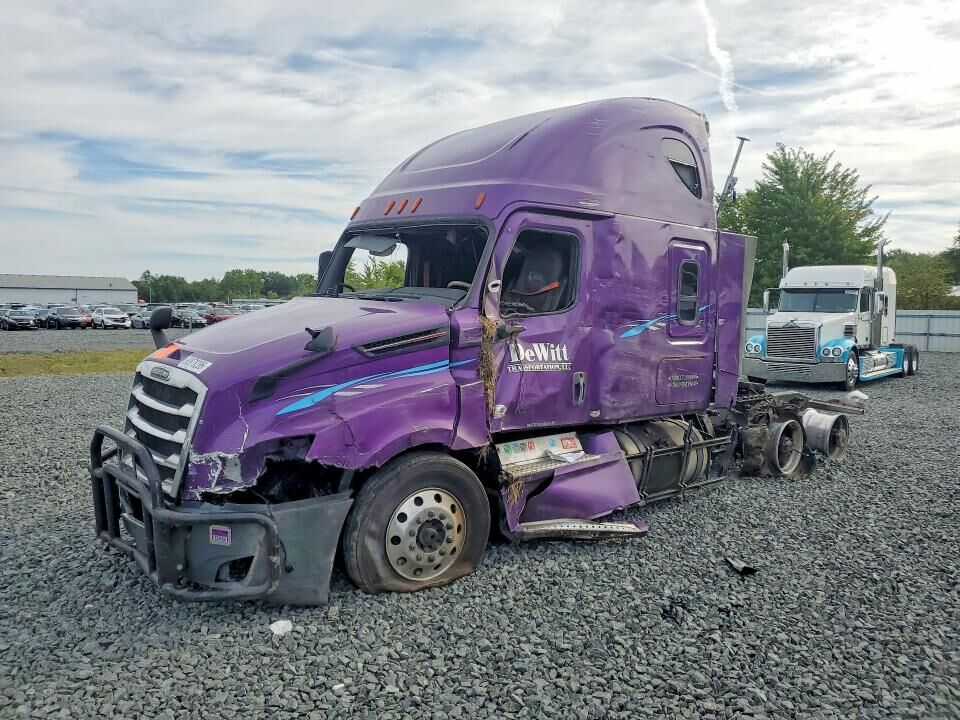 2022 FREIGHTLINER New Cascadia 126" Sleepercab
