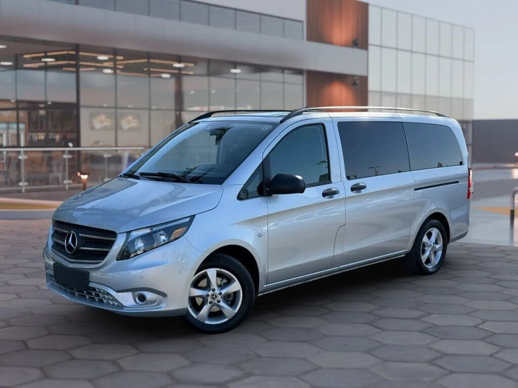 2018 Mercedes-Benz METRIS