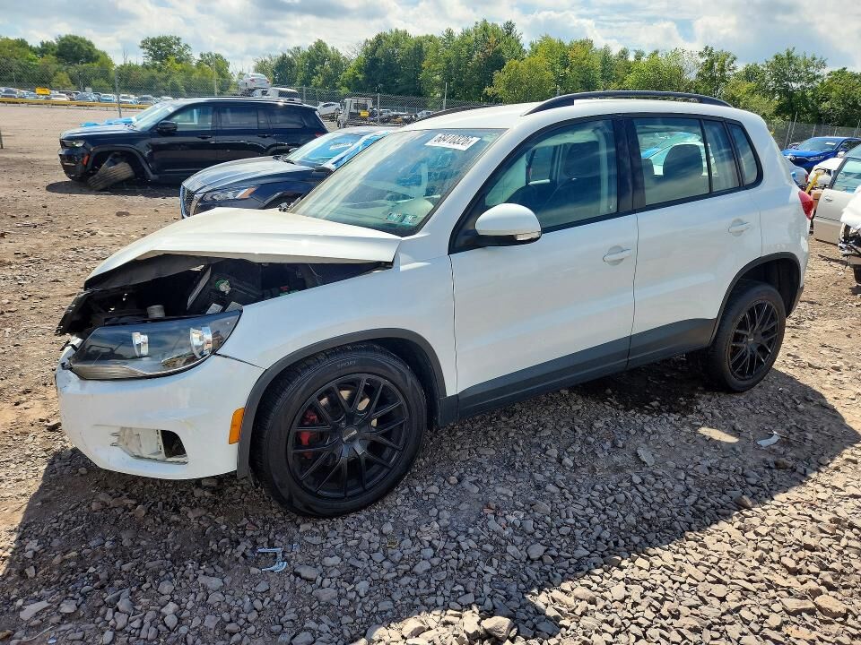 2016 VOLKSWAGEN Tiguan