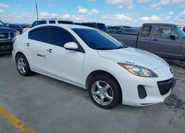 2013 MAZDA Mazda3