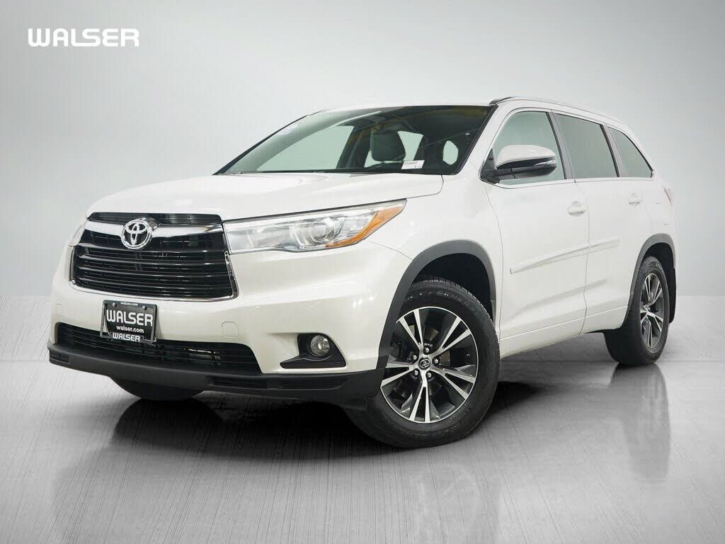 2016 TOYOTA Highlander