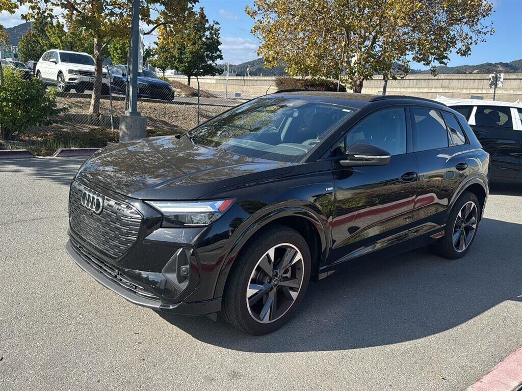 2023 AUDI Q4