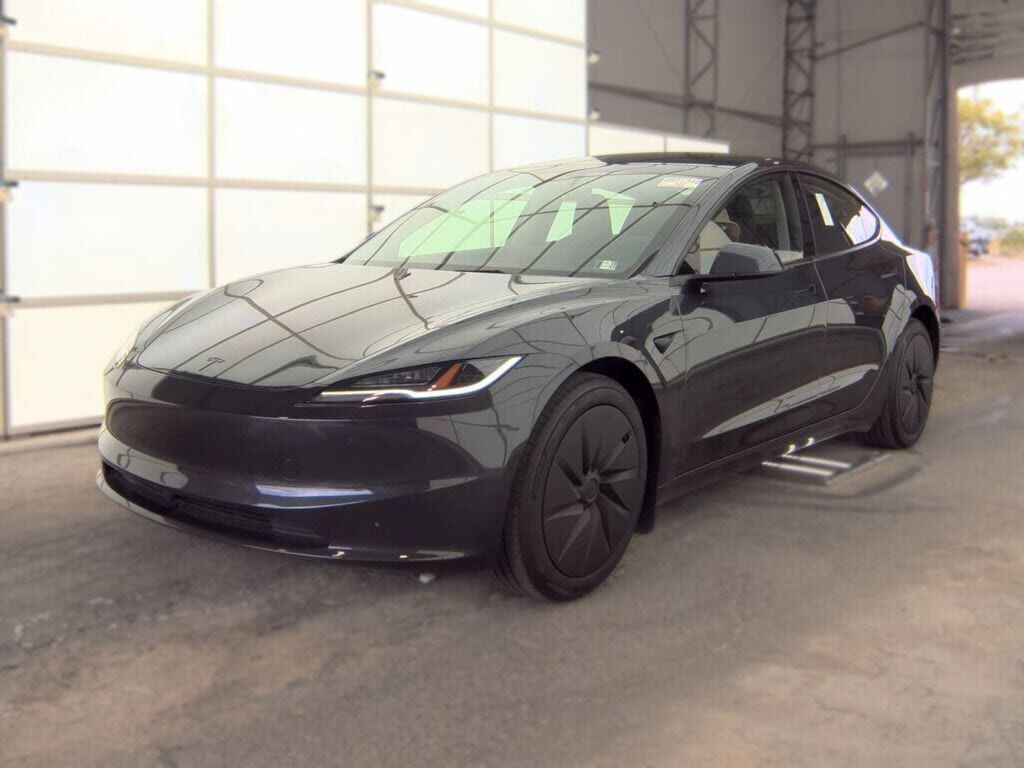 2025 TESLA Model 3