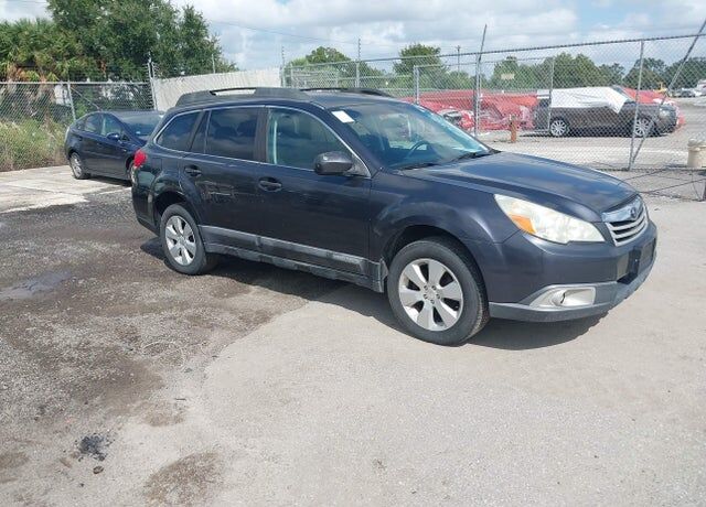 2011 SUBARU Outback