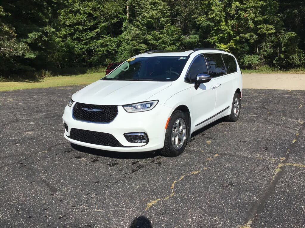 2023 CHRYSLER Pacifica