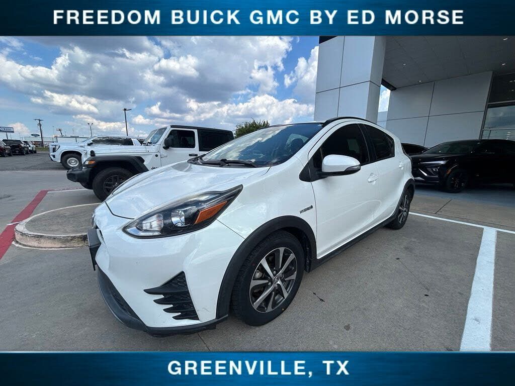 2018 TOYOTA Prius