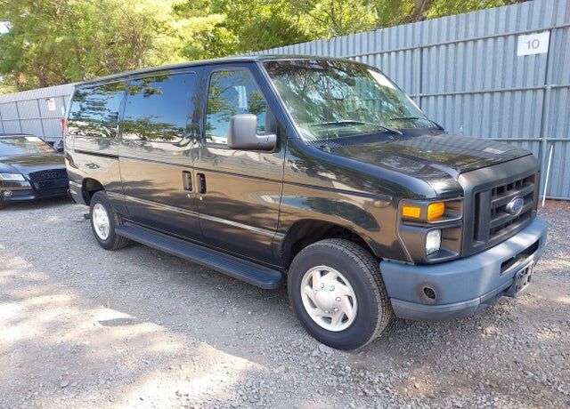 2012 FORD E-350