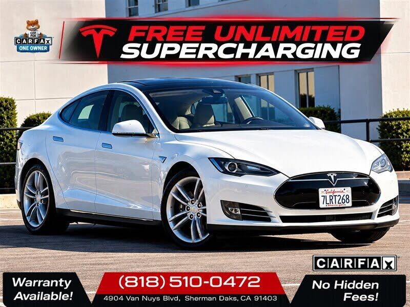 2015 TESLA Model S