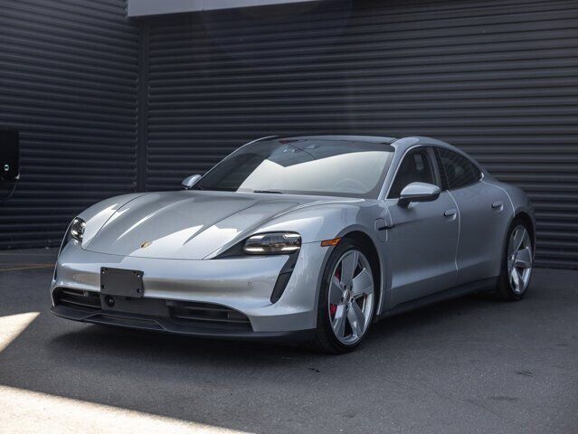 2021 PORSCHE Taycan