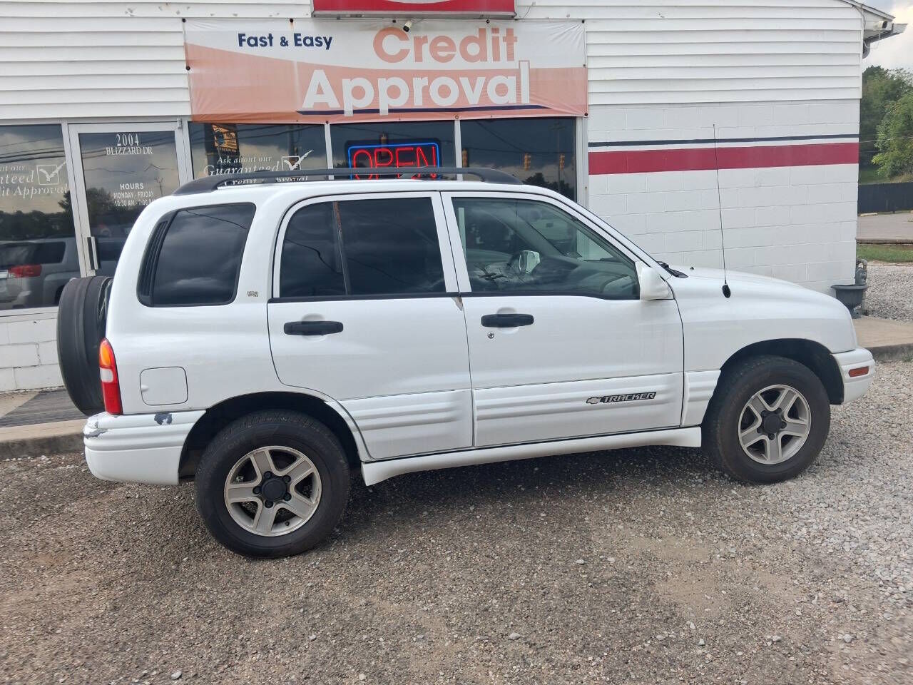 2003 CHEVROLET Tracker