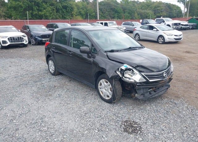 2011 NISSAN Versa