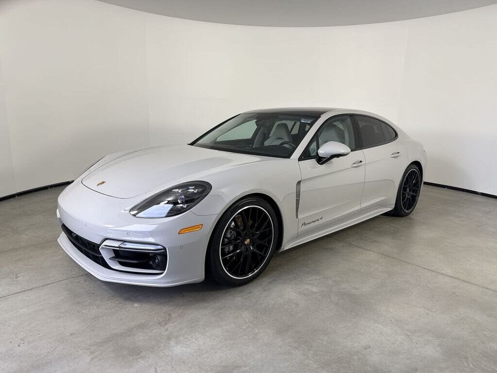 2023 PORSCHE Panamera