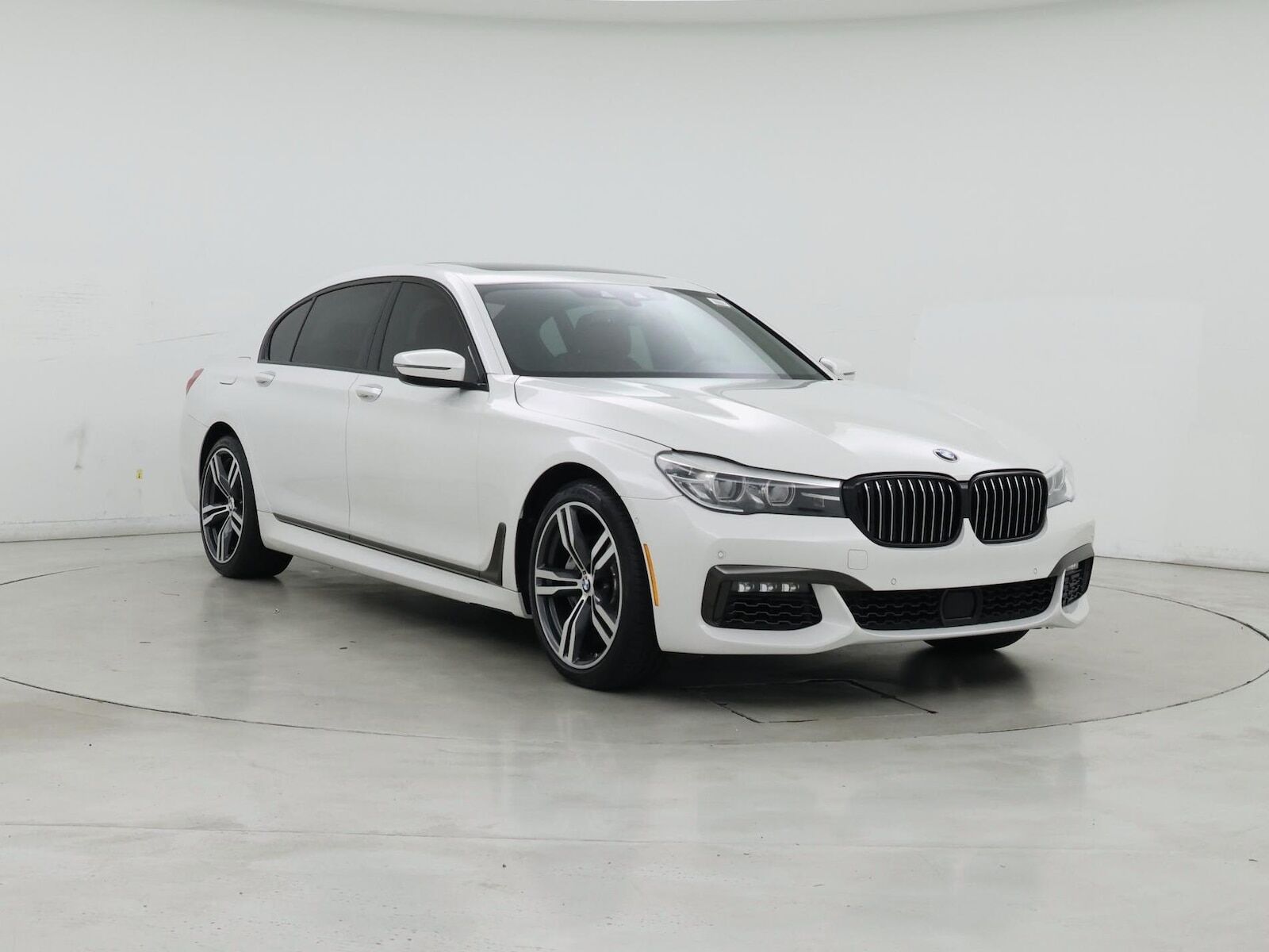 2019 BMW 740i