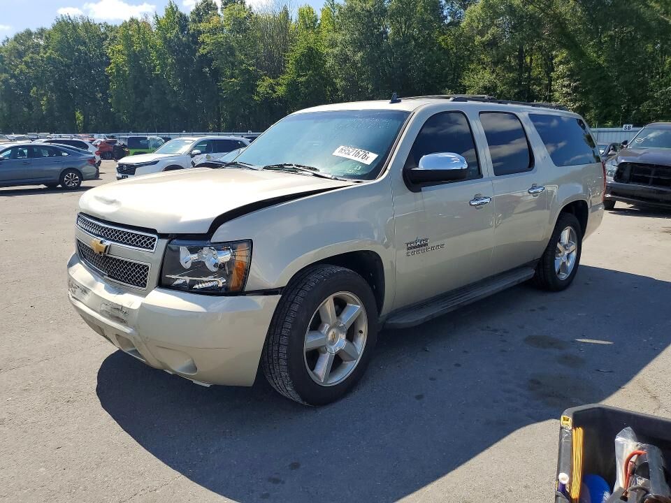 2013 CHEVROLET Suburban