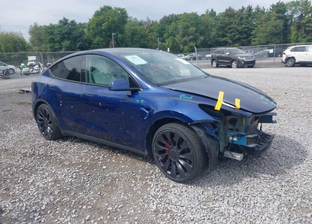 2024 TESLA Model Y