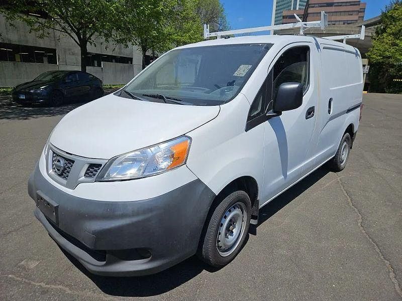 2017 NISSAN NV200
