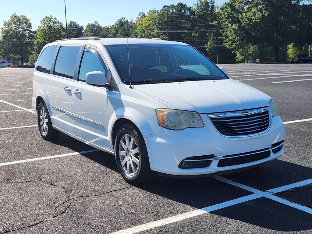 2014 CHRYSLER Town and Country