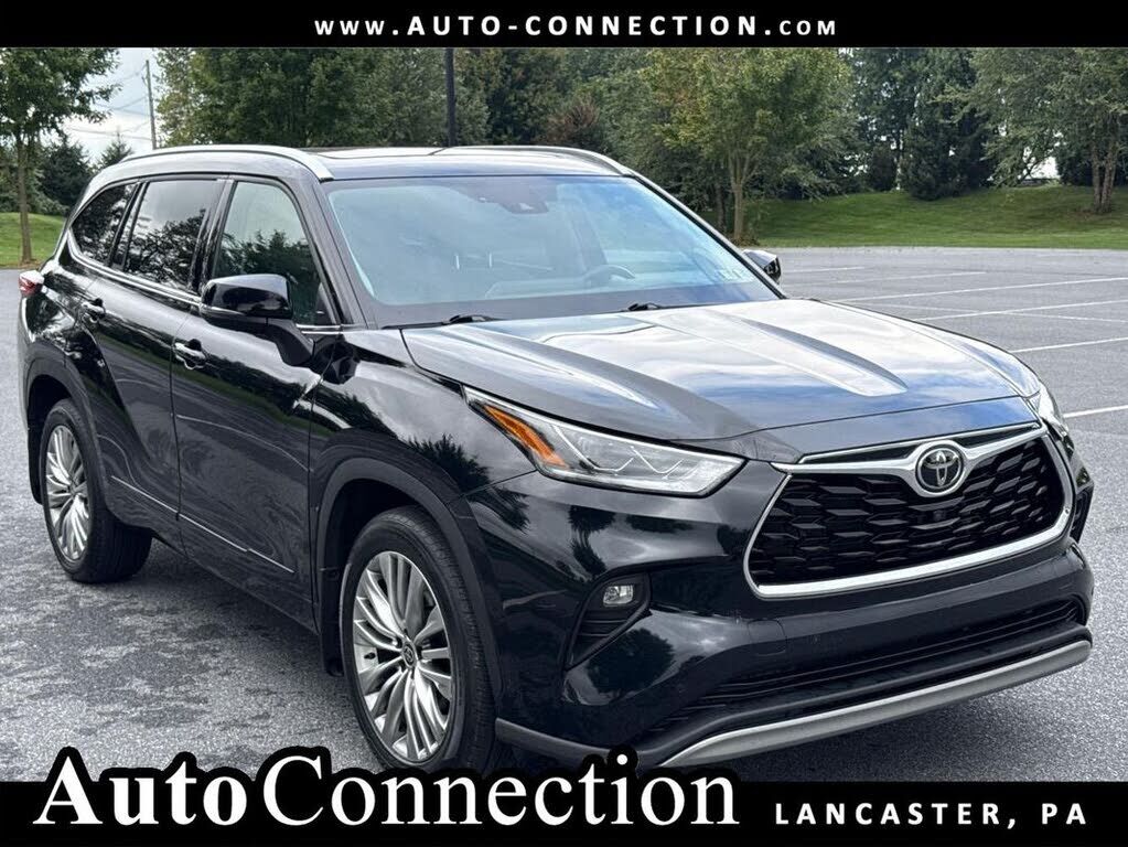 2022 TOYOTA Highlander