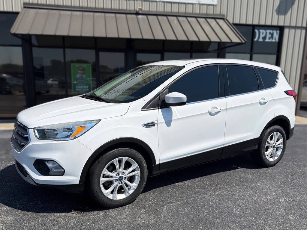 2017 FORD Escape