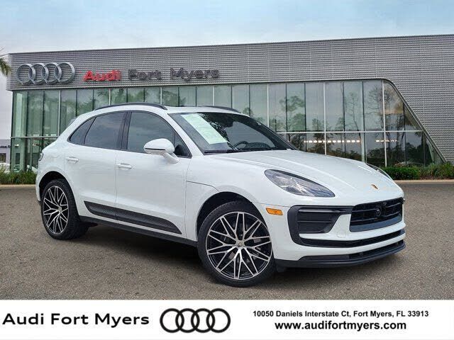 2024 PORSCHE Macan