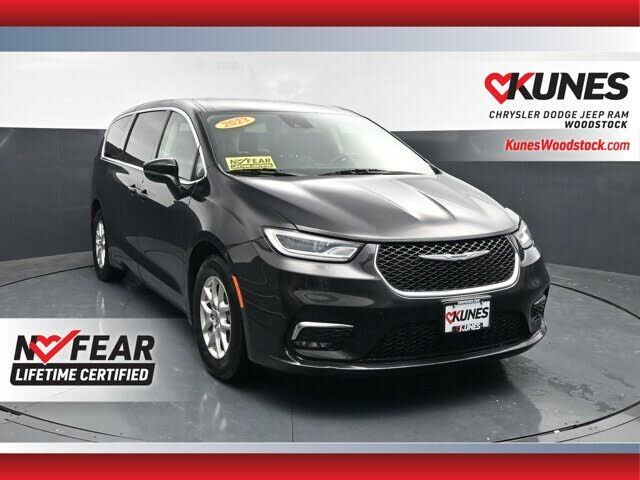 2023 CHRYSLER Pacifica
