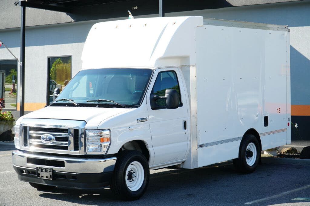 2022 FORD E-350