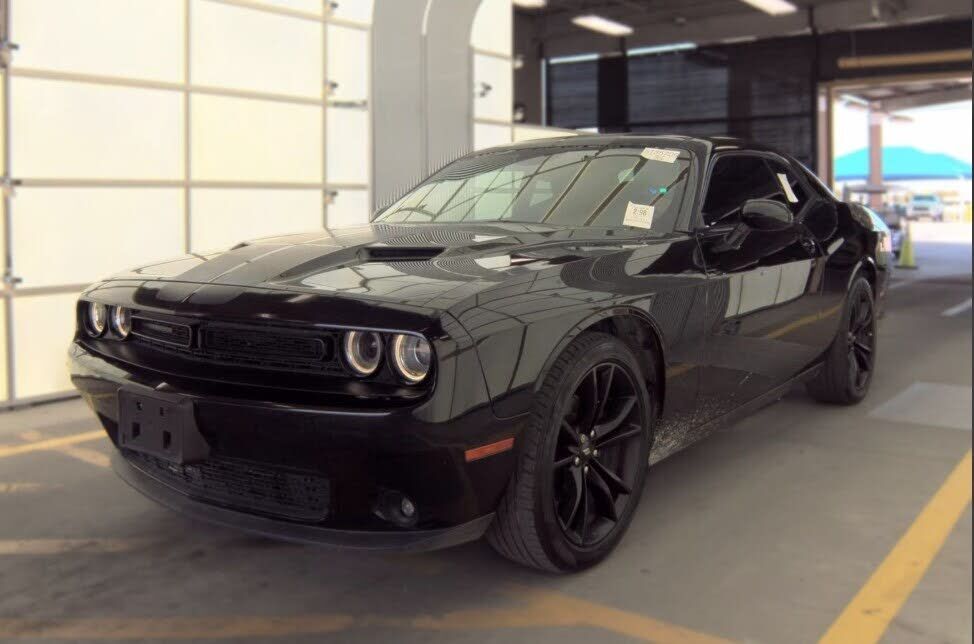 2017 DODGE Challenger