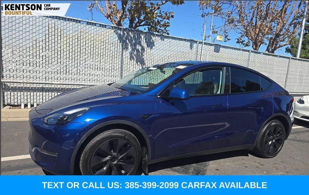 2025 TESLA Model Y