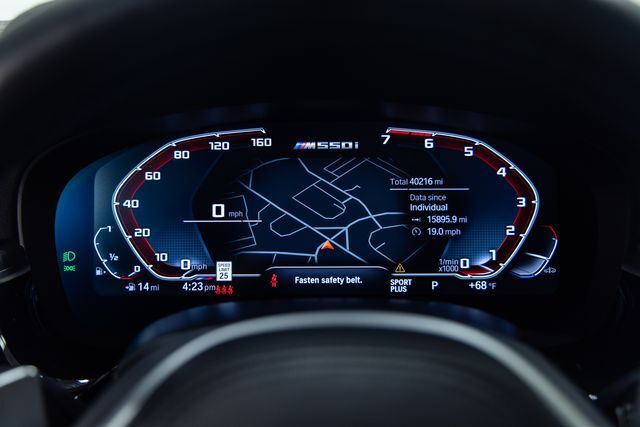 2023 BMW M550i