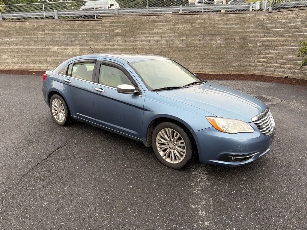 2011 CHRYSLER 200