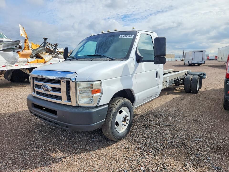 2012 FORD E-450