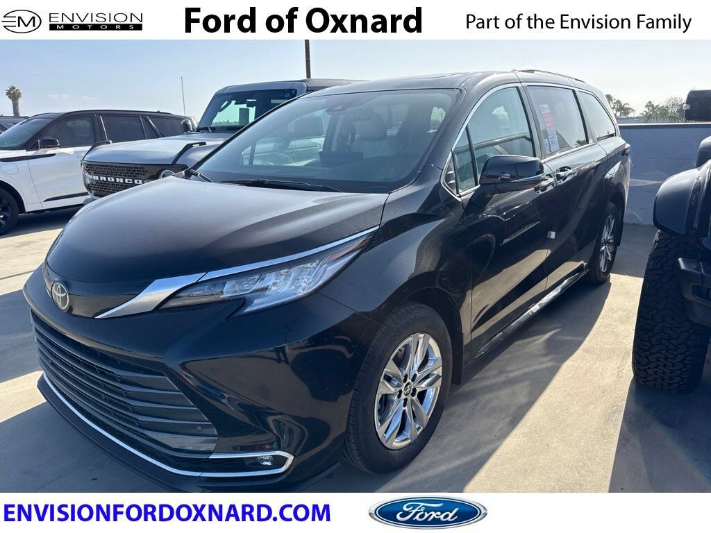 2026 TOYOTA Sienna
