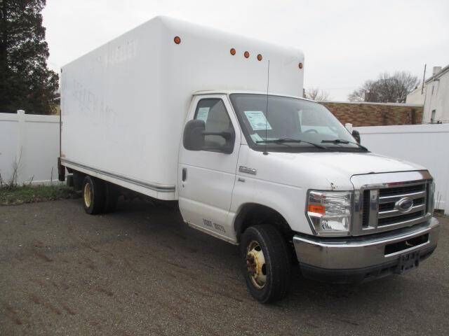 2013 FORD E-350
