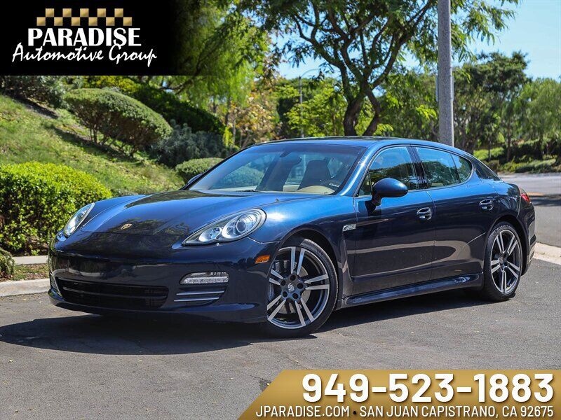 2012 PORSCHE Panamera